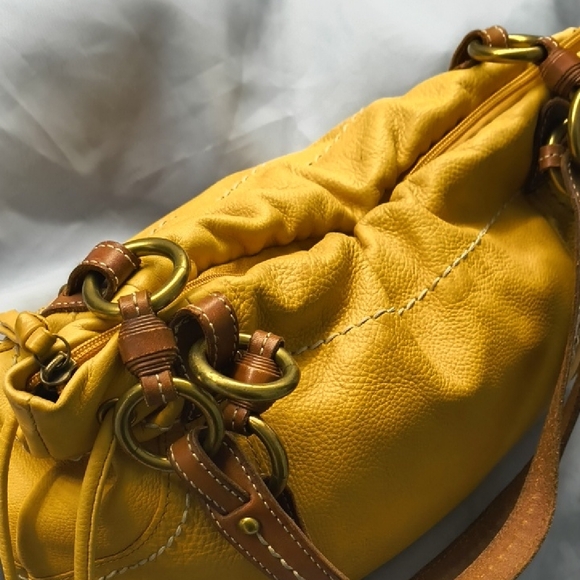 Vintage Fossil Yellow Leather Shoulder Bag - Picture 5 of 13